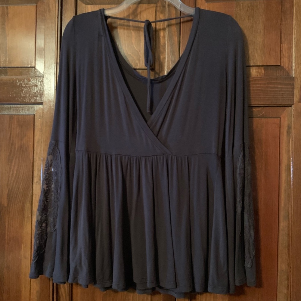American Eagle Soft & Sexy Gray Top 🦚